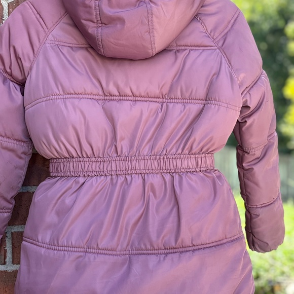 Girls’ Mauve Puffer Jacket with Belt & Hood – Size 10 girls - Picture 2 of 4